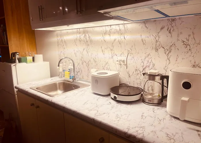 Guest house Cozy Vibe At Near Airport, Mckinley, And Bgc Manila
