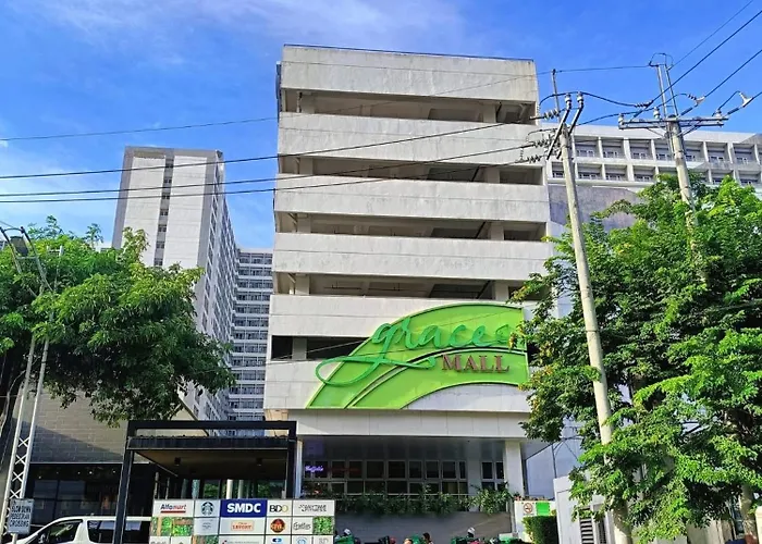 Cozy Vibe At Near Airport, Mckinley, And Bgc Guest house Manila